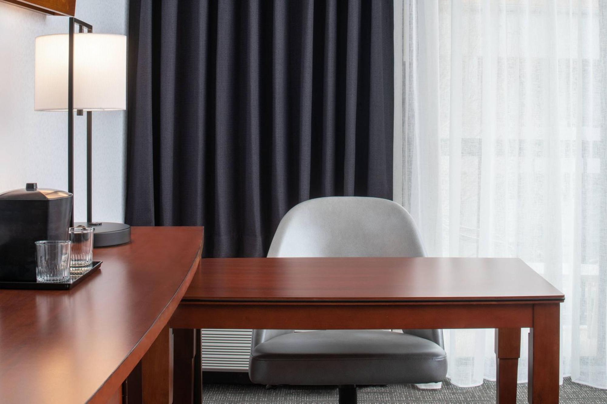 Courtyard By Marriott Dulles Airport Herndon/Reston Eksteriør billede