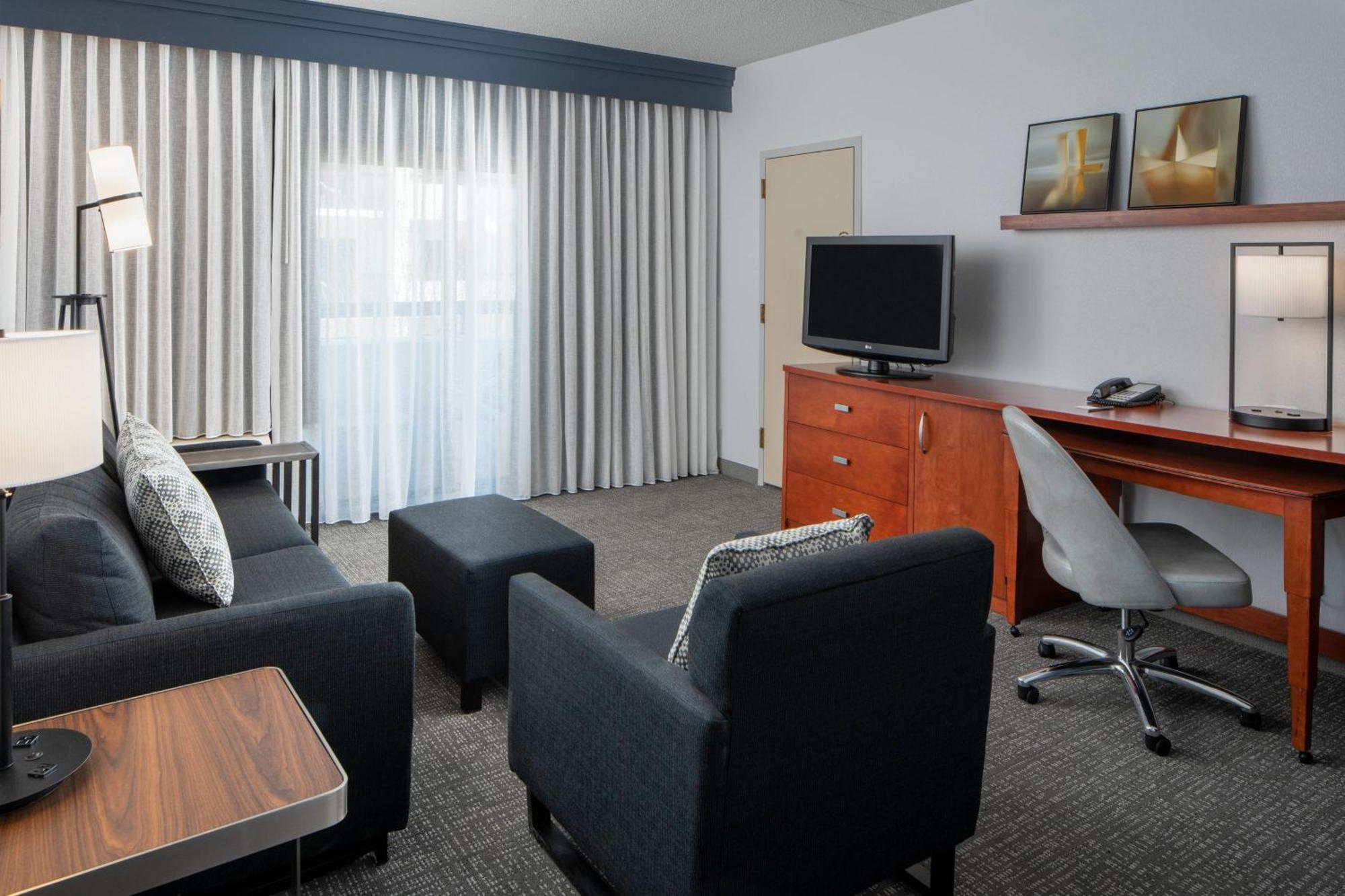 Courtyard By Marriott Dulles Airport Herndon/Reston Eksteriør billede