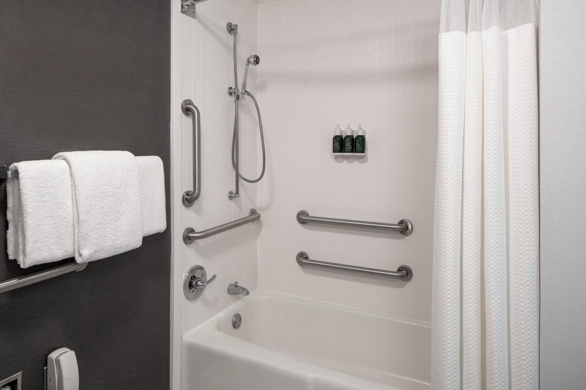 Courtyard By Marriott Dulles Airport Herndon/Reston Eksteriør billede
