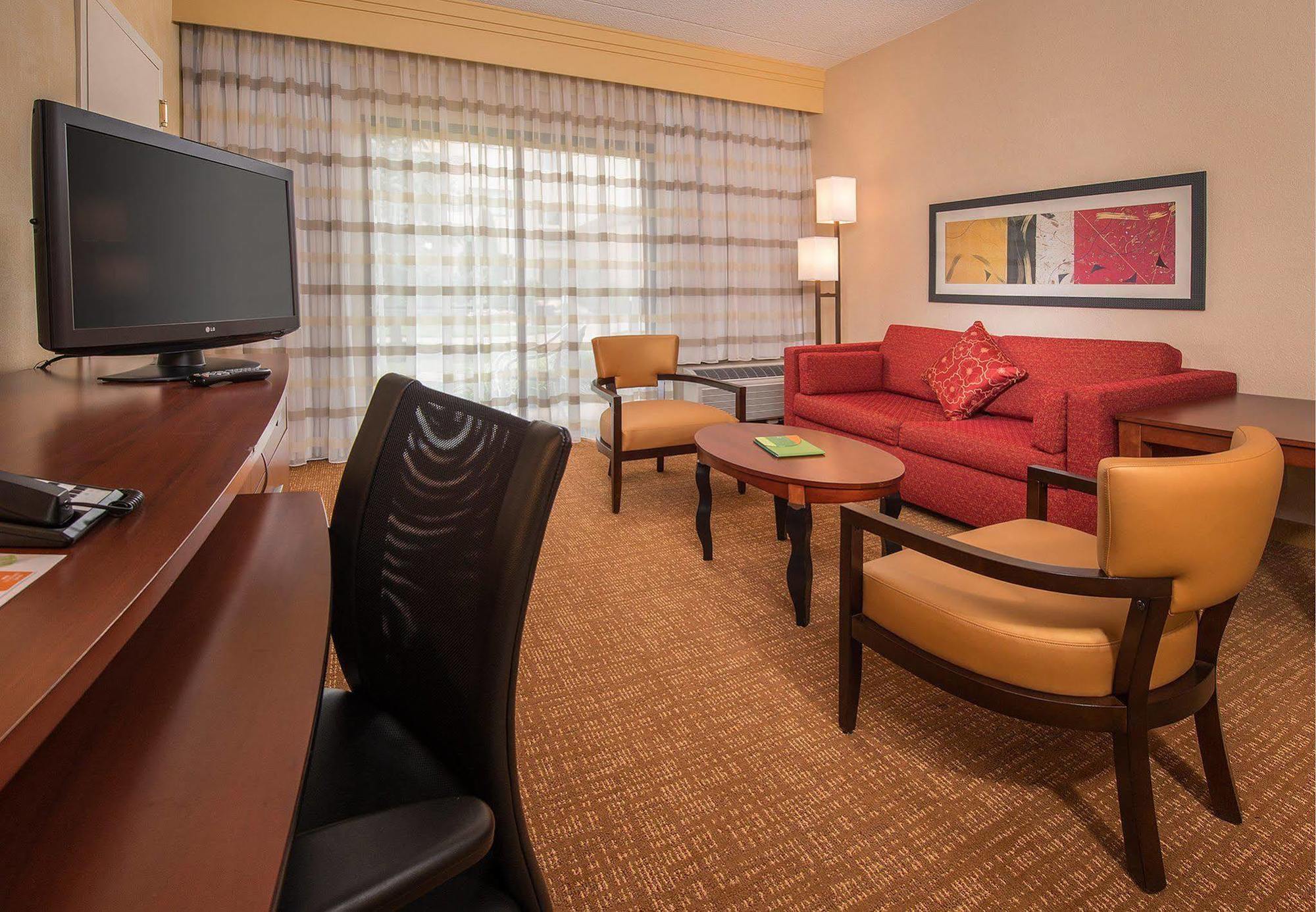 Courtyard By Marriott Dulles Airport Herndon/Reston Eksteriør billede